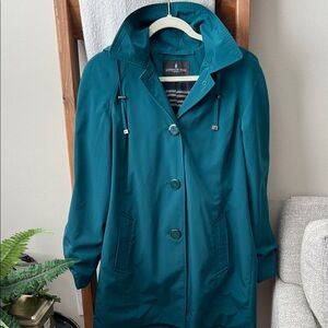 London Fog Women's Green Trench Coat, Size M, Beautiful